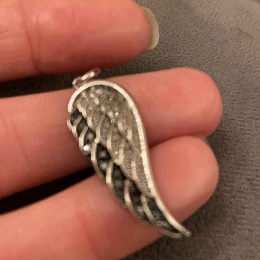 Natural Black spinel and sterling 925  Angel wing pendant - Picture 3 of 5